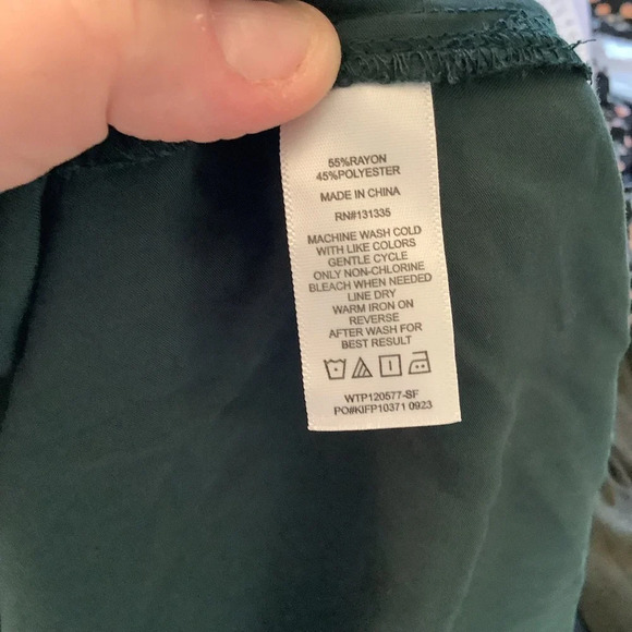 #272 NWT Nine Britton Green Long Sleeve Poet Sleeve Top Size Medium - Picture 12 of 12